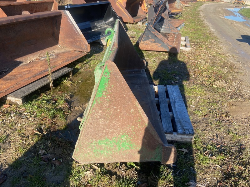 Construction  John Deere Bucket - 6FT Photo